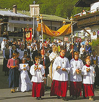 Fronleichnams-Gottesdienst mit anschließender Prozession Fronleichnams-Gottesdienst mit anschließender Prozession