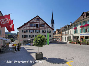 Großer Flohmarkt in Bülach