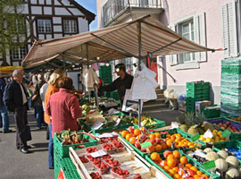 Warenmarkt in der Altstadt Bülach 2025