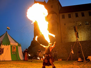 Mittelaltermarkt mit Lagerleben auf Burg Katzenstein Mittelaltermarkt mit Lagerleben auf Burg Katzenstein