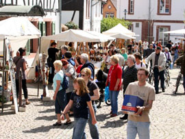 Großer Töpfermarkt in Kandel