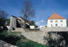 Mittelalterliches Spectaculum auf der Burg zu Mitterfels Mittelalterliches Spectaculum auf der Burg zu Mitterfels