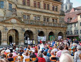 Rothenburger Frühlings-Stadtmosphäre