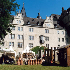 Frühlingszauber auf Schloss Wolfsburg Frühlingszauber auf Schloss Wolfsburg